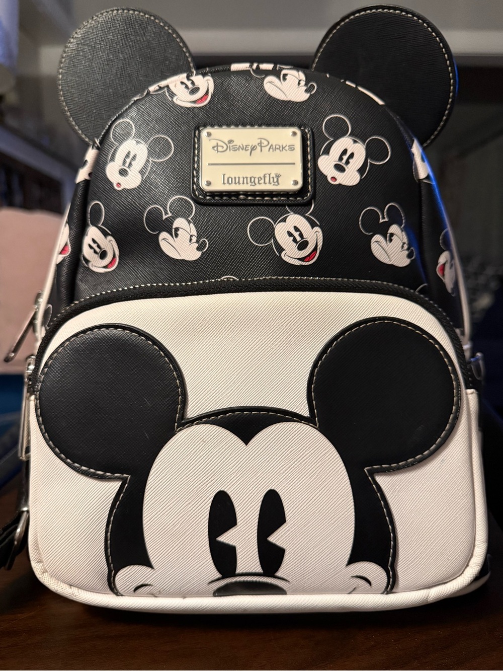 Disney Parks x Loungefly Mickey Mouse Black & White Mini Backpack 🖤🤍❤️